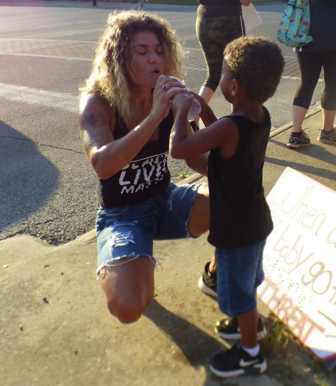 More than 200 attend Black Lives Matter rally in Du Quoin
